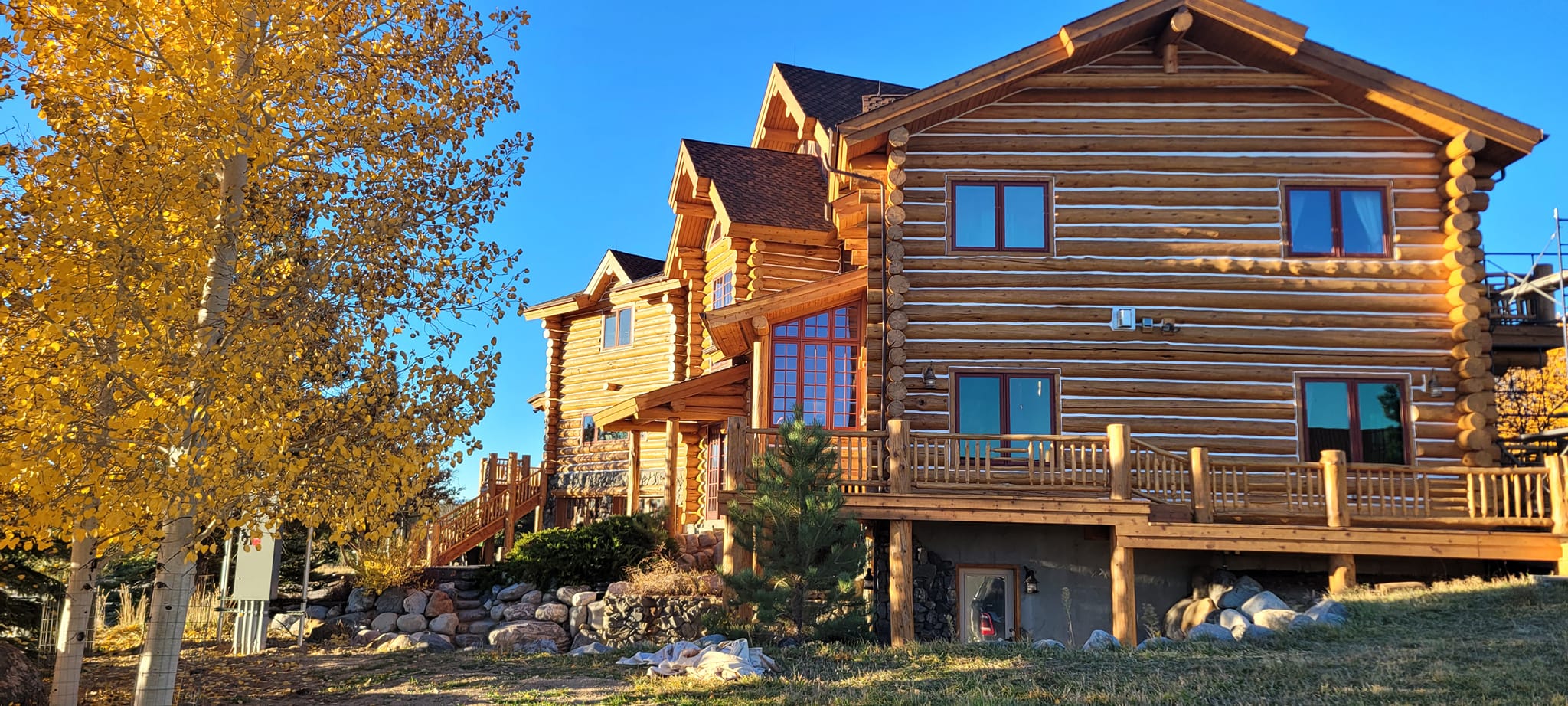 Hazelnut Stain Finish on the Luxury Log Home in the Mountains Log